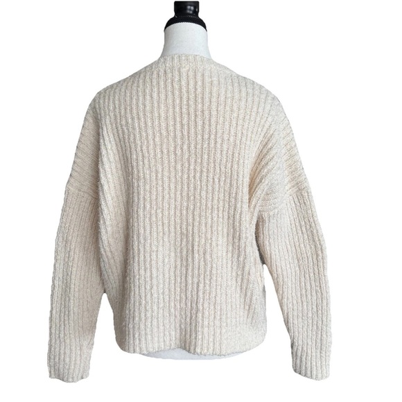 Ivy + Main Cream Fuzzy Ribbed Knit Sweater Size L Pullover Crew neck Minimalist - Picture 3 of 6
